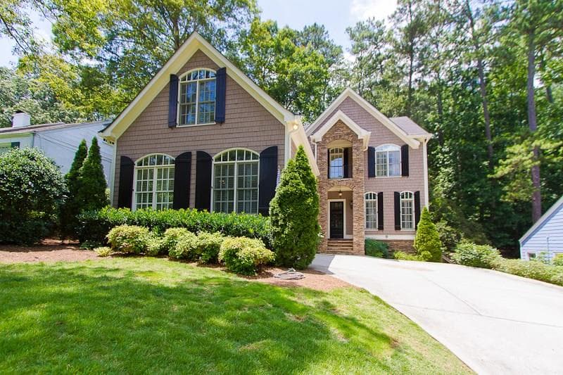 6 bedroom, 5,500 sq ft single family residence sold at 4080 N Ivy Road, Atlanta, GA 30342