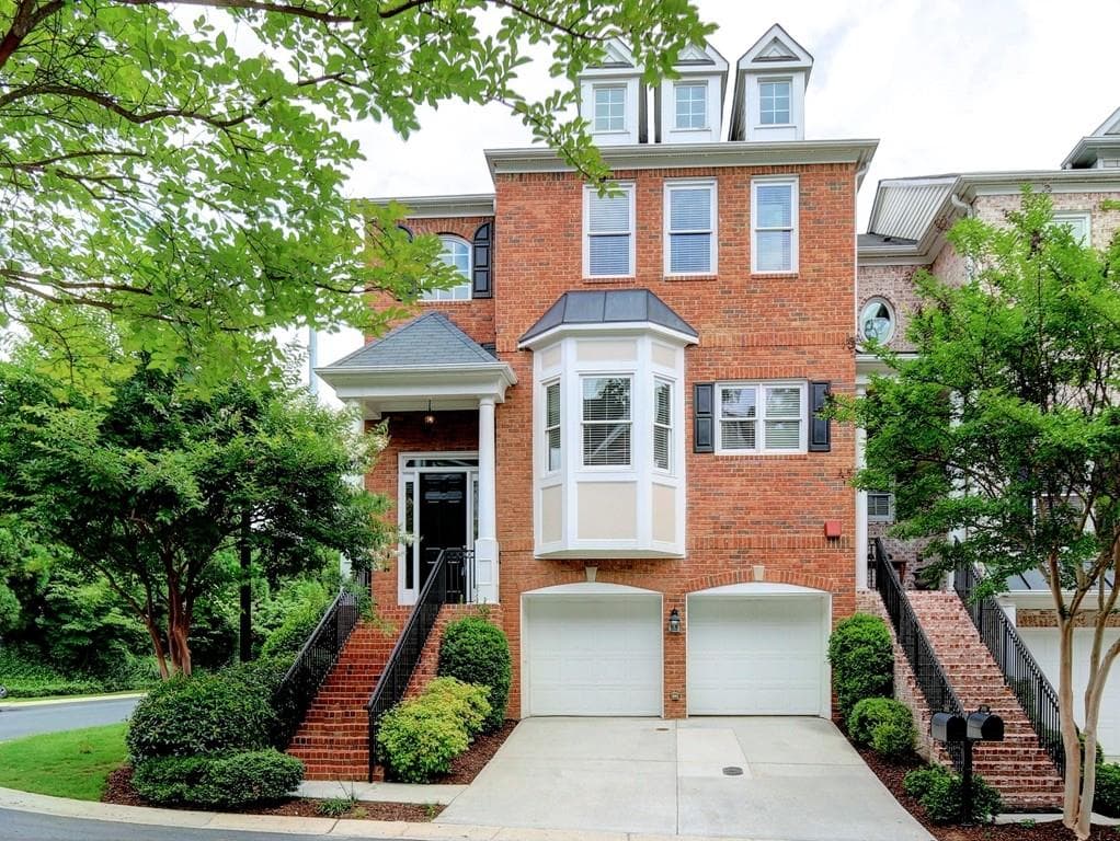 3 bedroom, 3,634 sq ft townhouse sold at 5888 Riverstone Circle 15, Atlanta, GA 30339