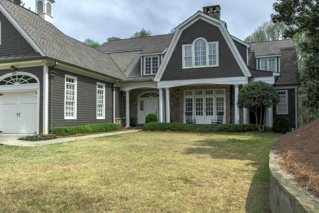 5 bedroom, 6,371 sq ft single family residence sold at 2679 Battle Overlook, Atlanta, GA 30327