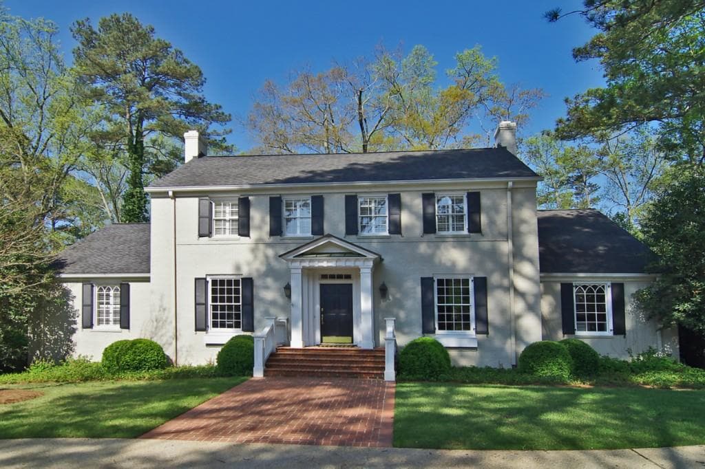 7 bedroom single family residence sold at 2968 Ridgewood Road, Atlanta, GA 30327