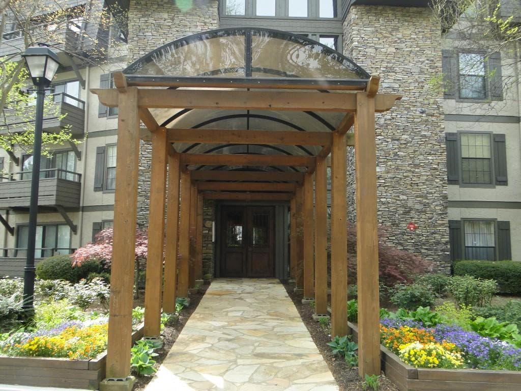 2 bedroom, 1,224 sq ft condominium sold at 1310 Highland Bluff Drive 310, Atlanta, GA 30339
