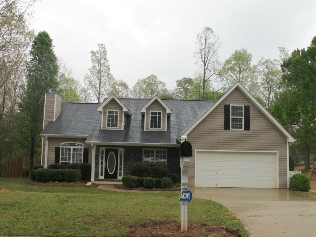 3 bedroom, 1,742 sq ft single family residence sold at 61 Hawthorne Drive, Jefferson, GA 30549