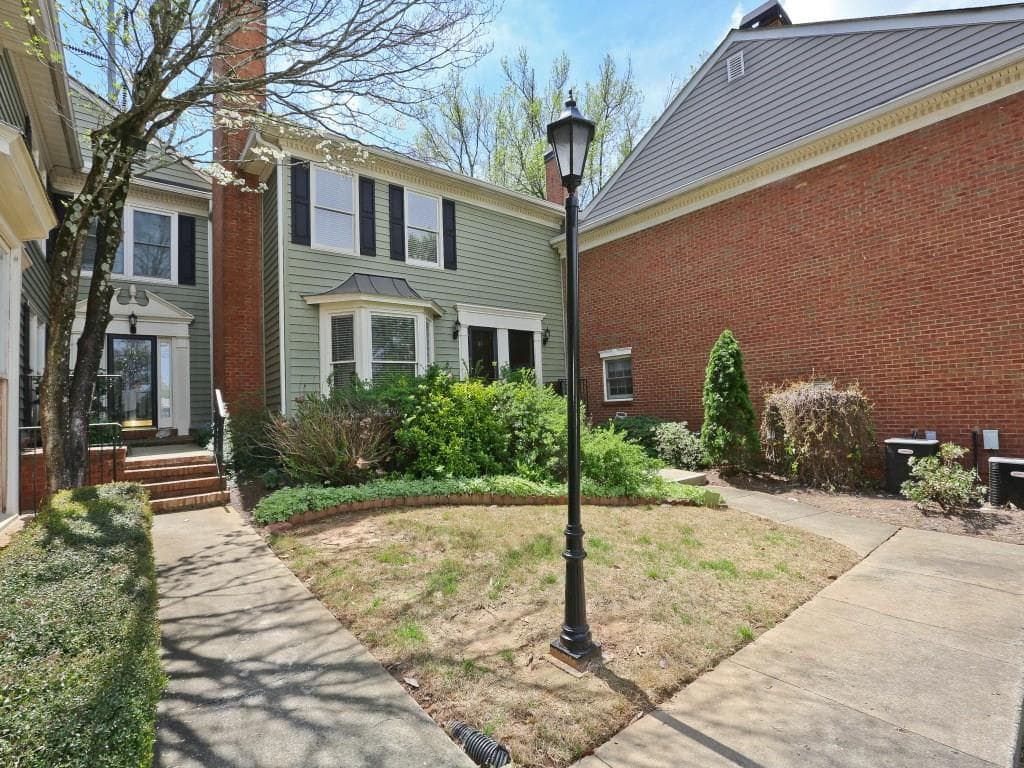 2 bedroom, 1,366 sq ft condominium sold at 115 Mount Vernon Circle, Atlanta, GA 30338