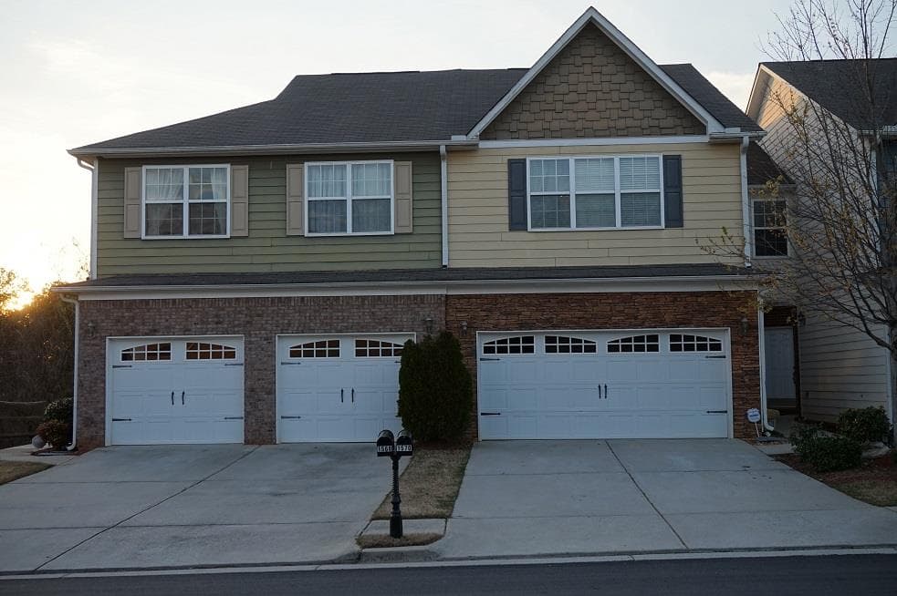 3 bedroom, 2,346 sq ft townhouse sold at 1570 Creek Bend Lane, Lawrenceville, GA 30043