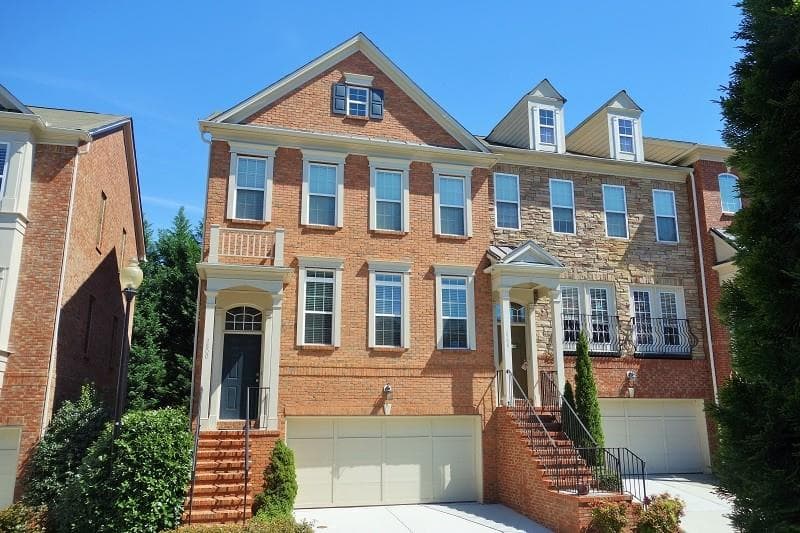 4 bedroom, 2,328 sq ft townhouse sold at 2800 Loftview Square 2, Atlanta, GA 30339