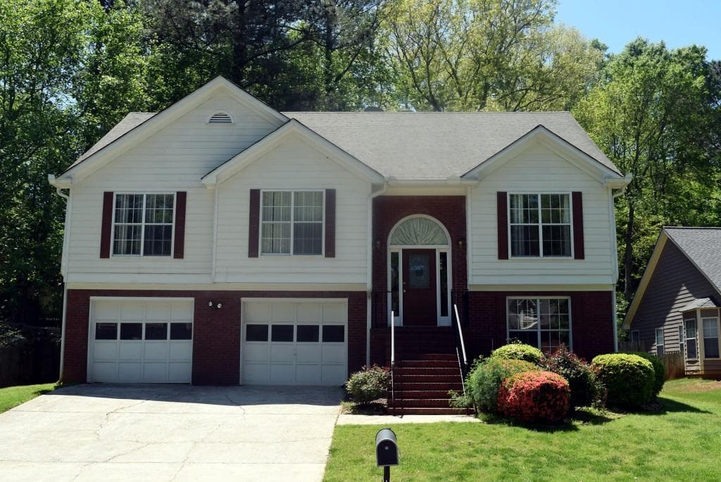 4 bedroom, 2,422 sq ft single family residence sold at 1318 Field Creek Terrace, Lawrenceville, GA 30043