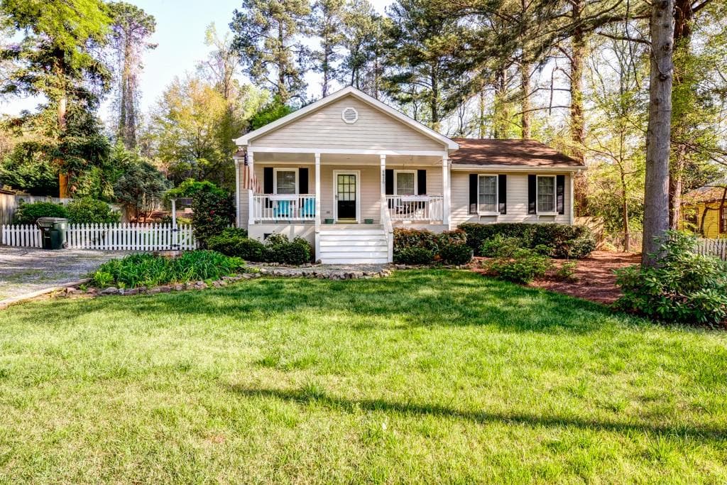 3 bedroom, 1,446 sq ft single family residence sold at 1820 Hickory Road, Chamblee, GA 30341