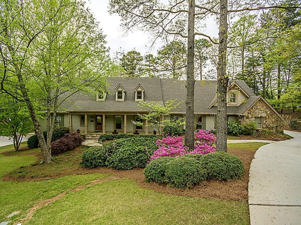 5 bedroom, 6,680 sq ft single family residence sold at 2665 Hawthorne Cove, Atlanta, GA 30345