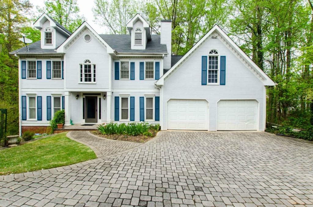 5 bedroom, 2,775 sq ft single family residence sold at 1977 Stafford Place, Marietta, GA 30062