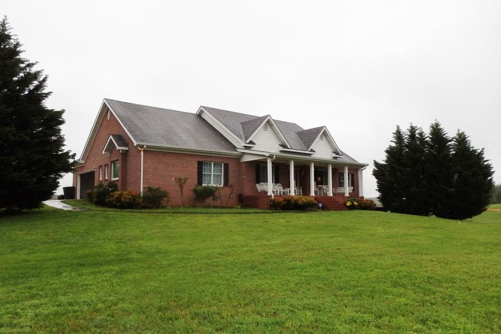3 bedroom, 2,290 sq ft single family residence sold at 2059 Hills Creek Road, Taylorsville, GA 30178