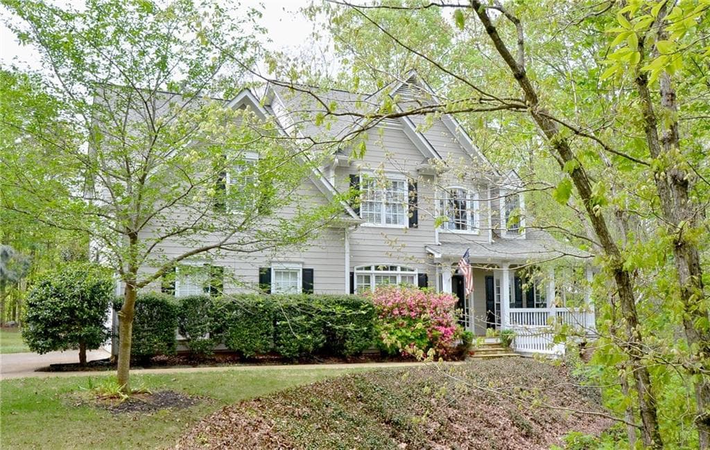 4 bedroom, 2,610 sq ft single family residence sold at 8810 Waterside Drive, Ball Ground, GA 30107