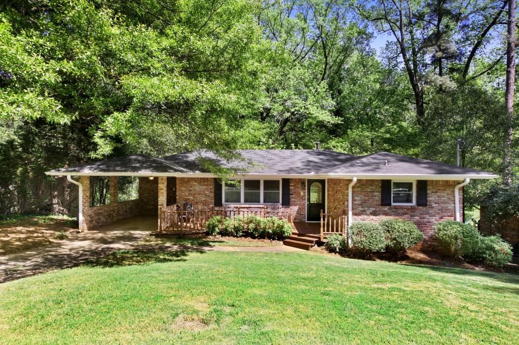 3 bedroom, 1,812 sq ft single family residence sold at 2393 Woodacres Road, Atlanta, GA 30345