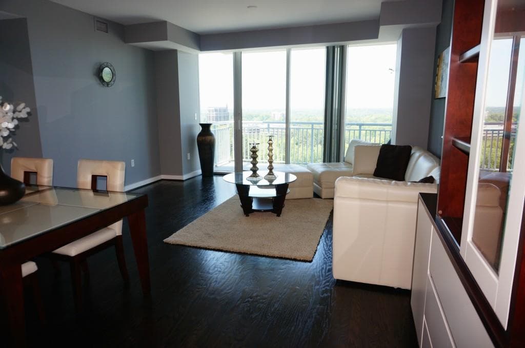 2 bedroom, 1,273 sq ft condominium sold at 3338 Peachtree Road 2002, Atlanta, GA 30326