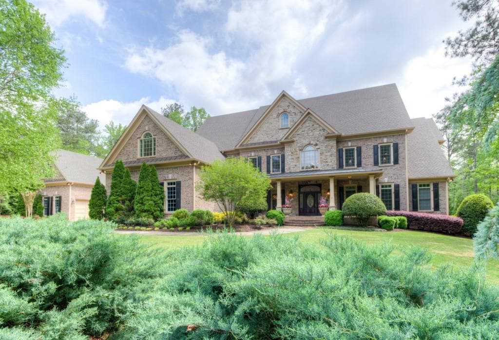 1055 Stonegate Court, Roswell, GA 30075 — most recent listing photo