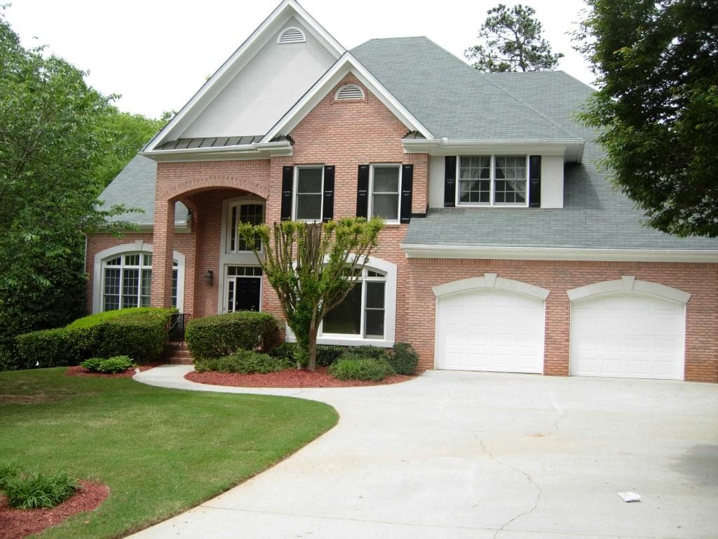 5 bedroom, 4,501 sq ft single family residence sold at 2199 Greencliff Drive, Atlanta, GA 30345