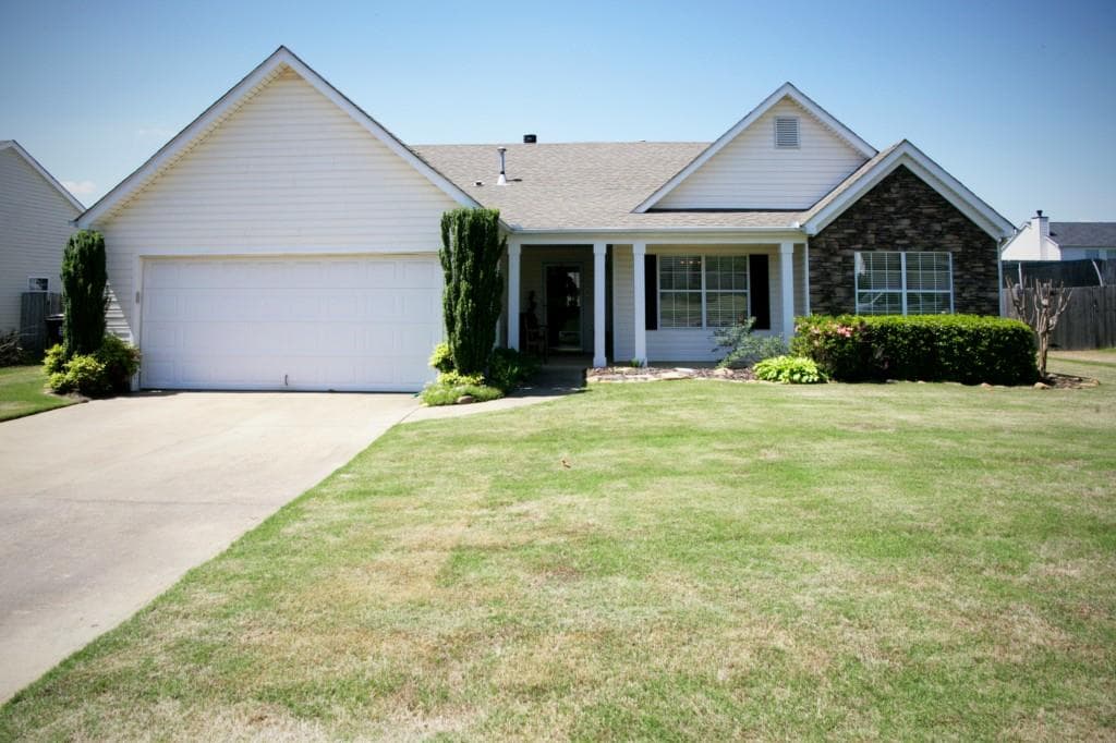 3 bedroom, 1,760 sq ft single family residence sold at 3164 English Ivy Lane, Buford, GA 30519