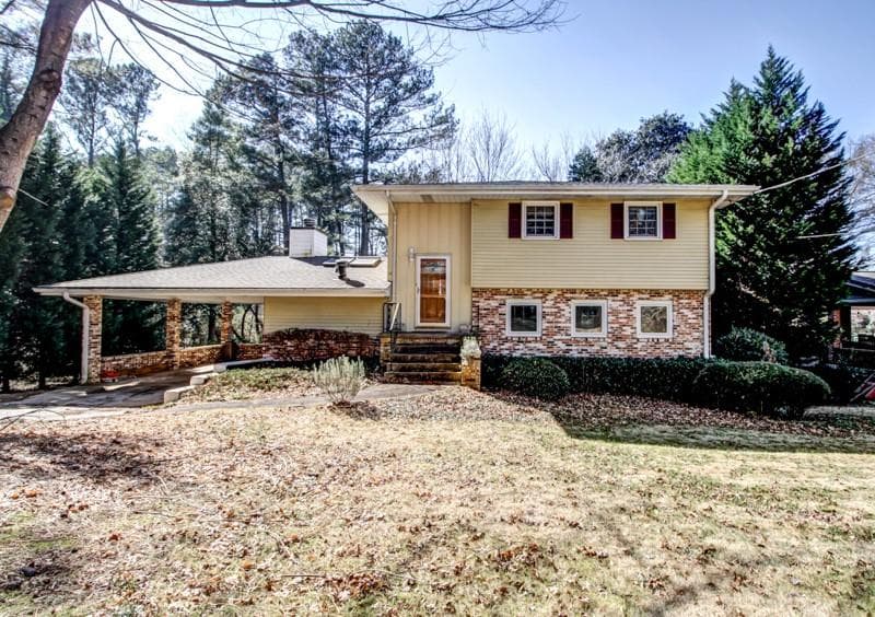 2 bedroom, 1,800 sq ft single family residence sold at 1472 Sagamore Drive, Atlanta, GA 30345