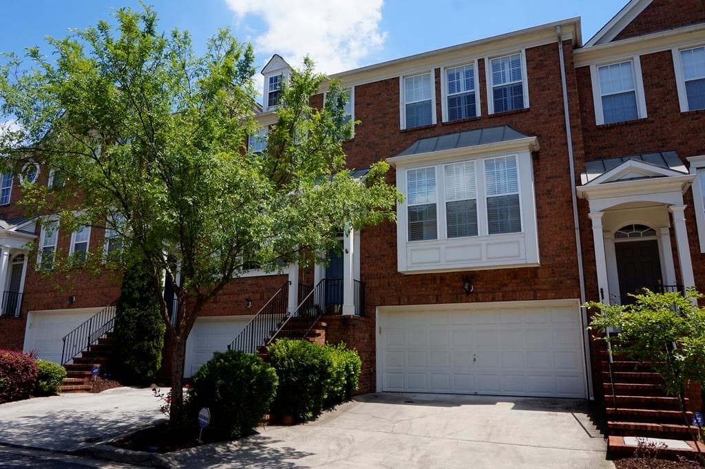 4 bedroom, 2,232 sq ft townhouse sold at 4887 Payson Terrace 25, Atlanta, GA 30339