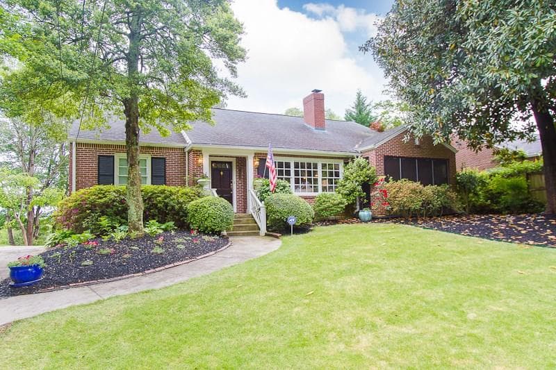 3 bedroom, 3,596 sq ft single family residence sold at 2689 Sharondale Drive, Atlanta, GA 30305