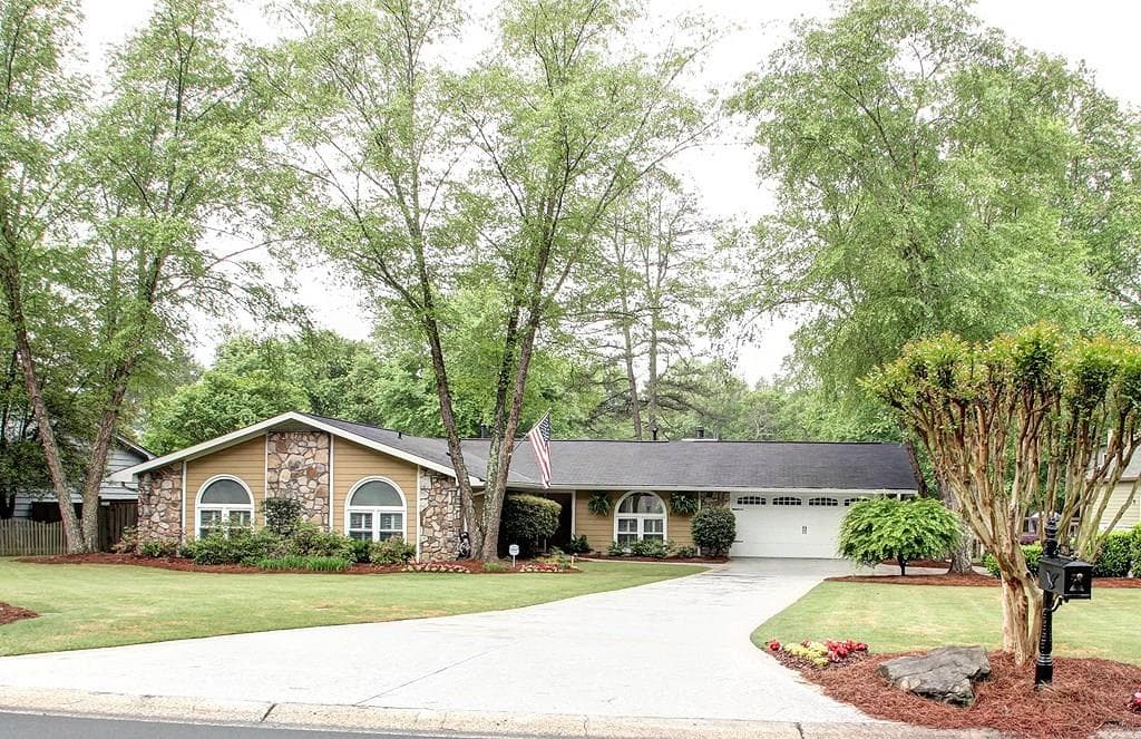 1041 Fairfield Drive, Marietta, GA 30068 — most recent listing photo
