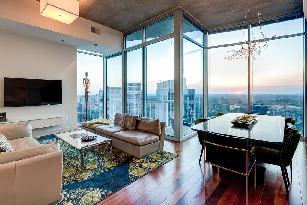 2 bedroom, 1,920 sq ft condominium sold at 3324 Peachtree Road 3018, Atlanta, GA 30326
