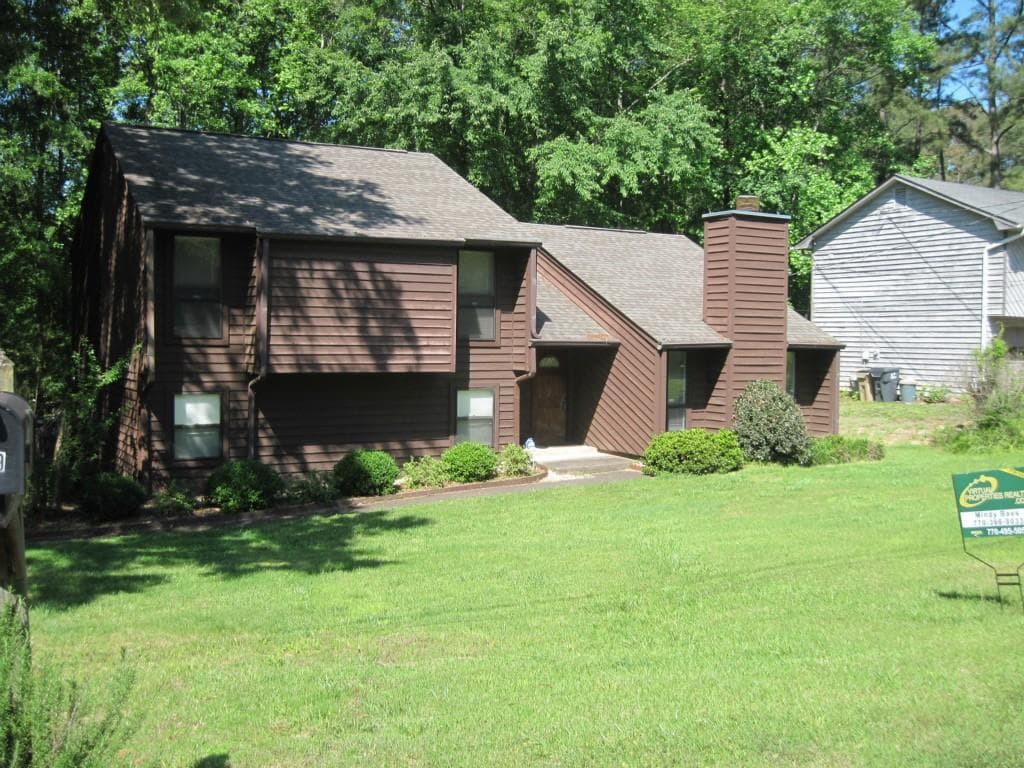 3 bedroom single family residence sold at 699 Springwood Drive, Lilburn, GA 30047