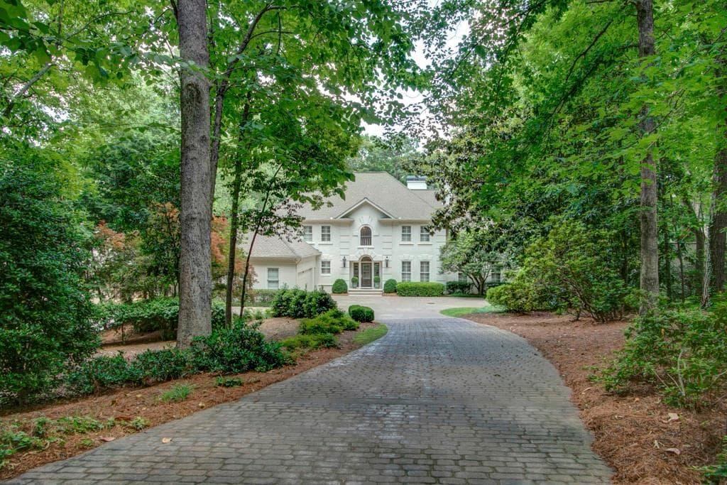 6 bedroom, 5,304 sq ft single family residence sold at 4161 Harris Trail, Atlanta, GA 30327
