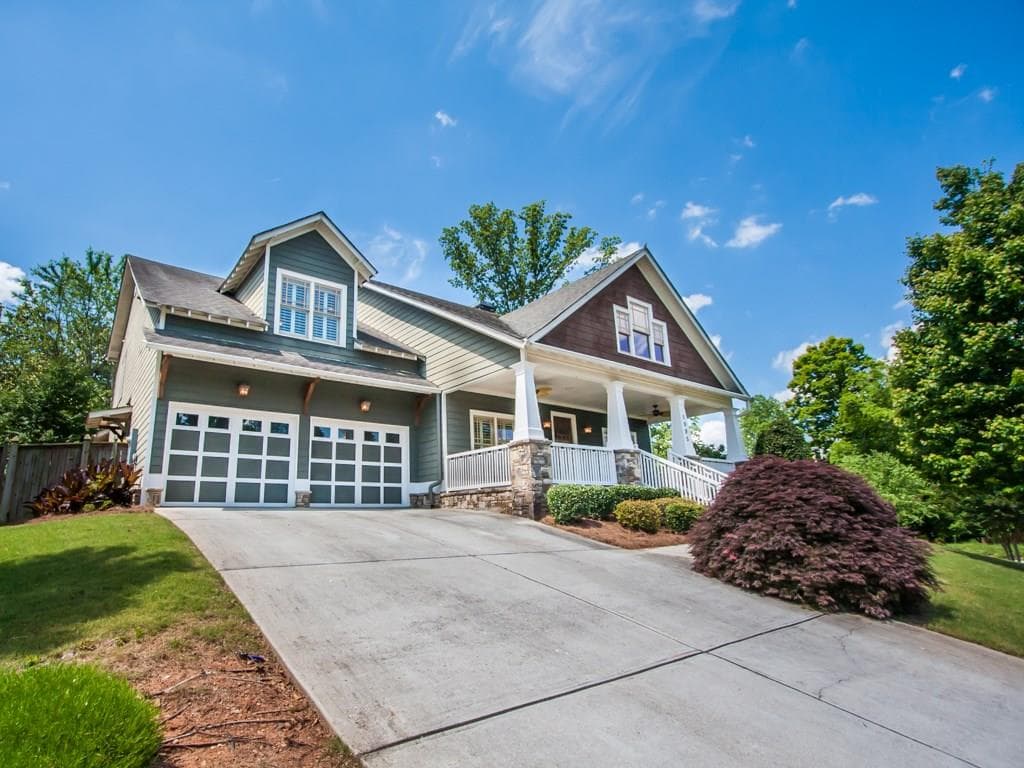 4 bedroom, 3,124 sq ft single family residence sold at 1995 Preston Park Place, Atlanta, GA 30032