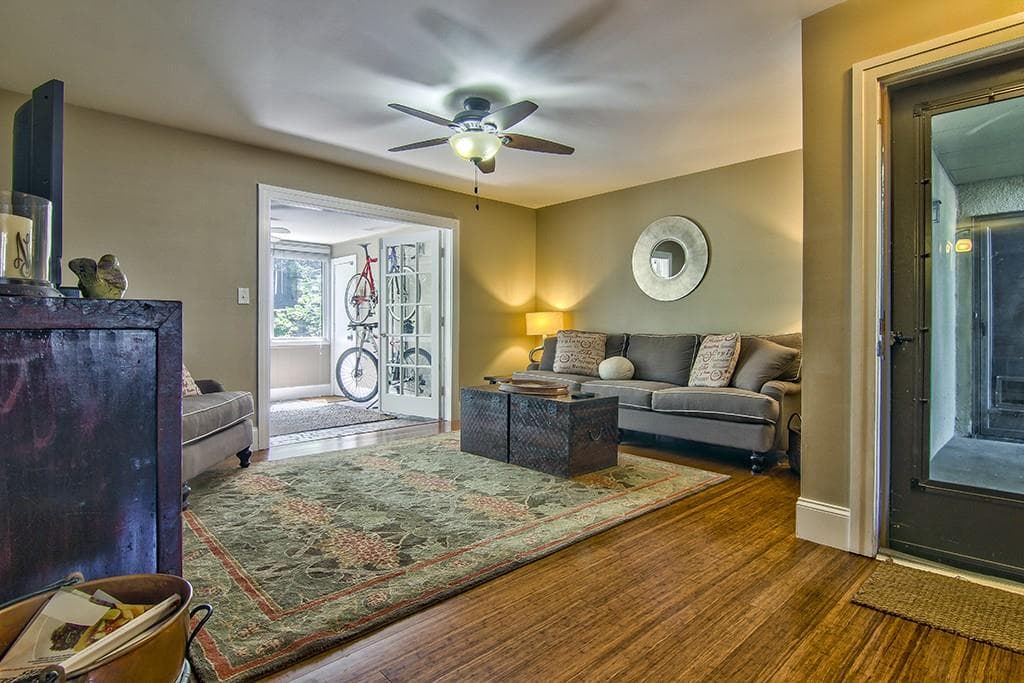 2 bedroom, 1,127 sq ft condominium sold at 77 Montre Square -, Atlanta, GA 30327