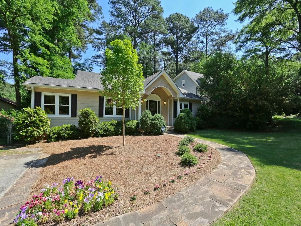 3 bedroom, 2,025 sq ft single family residence sold at 954 Northrope Drive, Atlanta, GA 30324