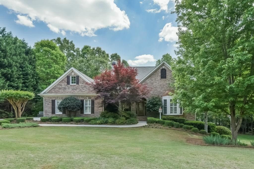 5 bedroom, 5,900 sq ft single family residence sold at 109 Highgrove Drive, Suwanee, GA 30024