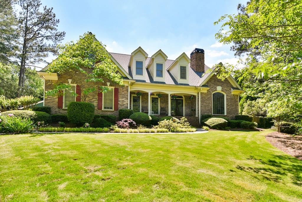 4 bedroom, 3,818 sq ft single family residence sold at 225 Gabriel Drive, Roswell, GA 30075
