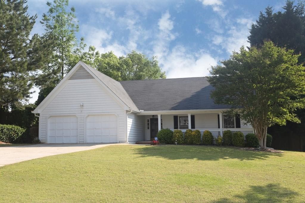 3 bedroom single family residence sold at 5450 Bentley Hall Drive, Alpharetta, GA 30005