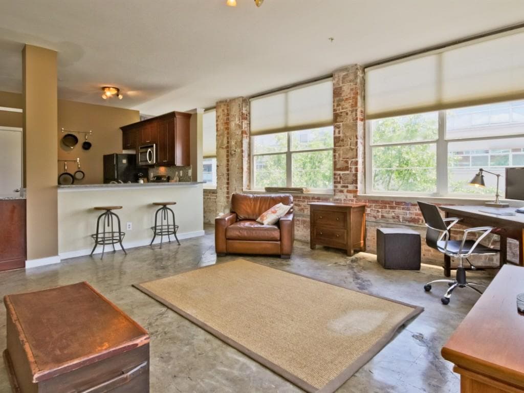 2 bedroom, 1,316 sq ft condominium sold at 800 Peachtree Street 8515, Atlanta, GA 30308