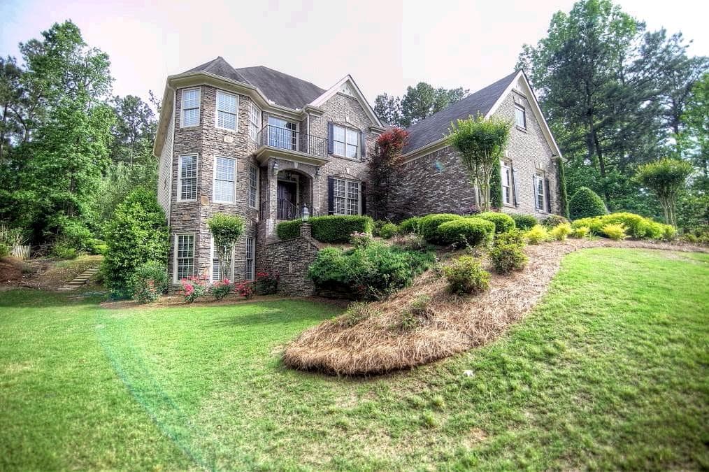 6 bedroom, 5,434 sq ft single family residence sold at 1318 BRIDGEMILL Avenue, Canton, GA 30114
