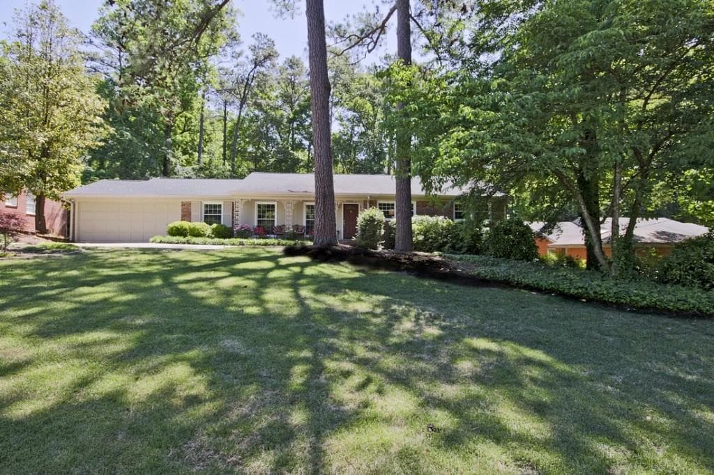4 bedroom, 1,901 sq ft single family residence sold at 2951 Sequoyah Drive, Atlanta, GA 30327