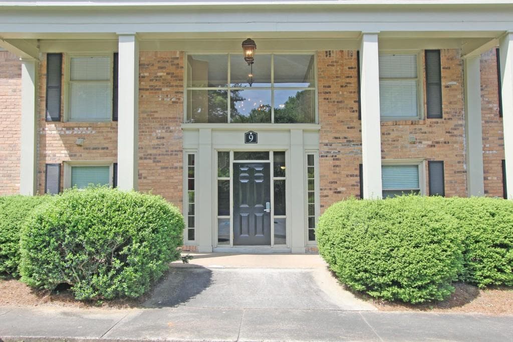 2 bedroom condominium sold at 3650 Ashford Dunwoody Road 906, Brookhaven, GA 30319