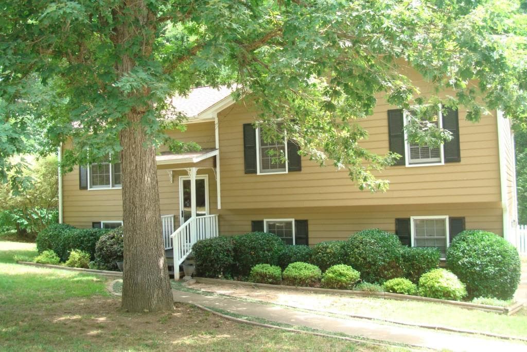 5 bedroom, 1,684 sq ft single family residence sold at 1230 Creekwood Cove, Lawrenceville, GA 30046