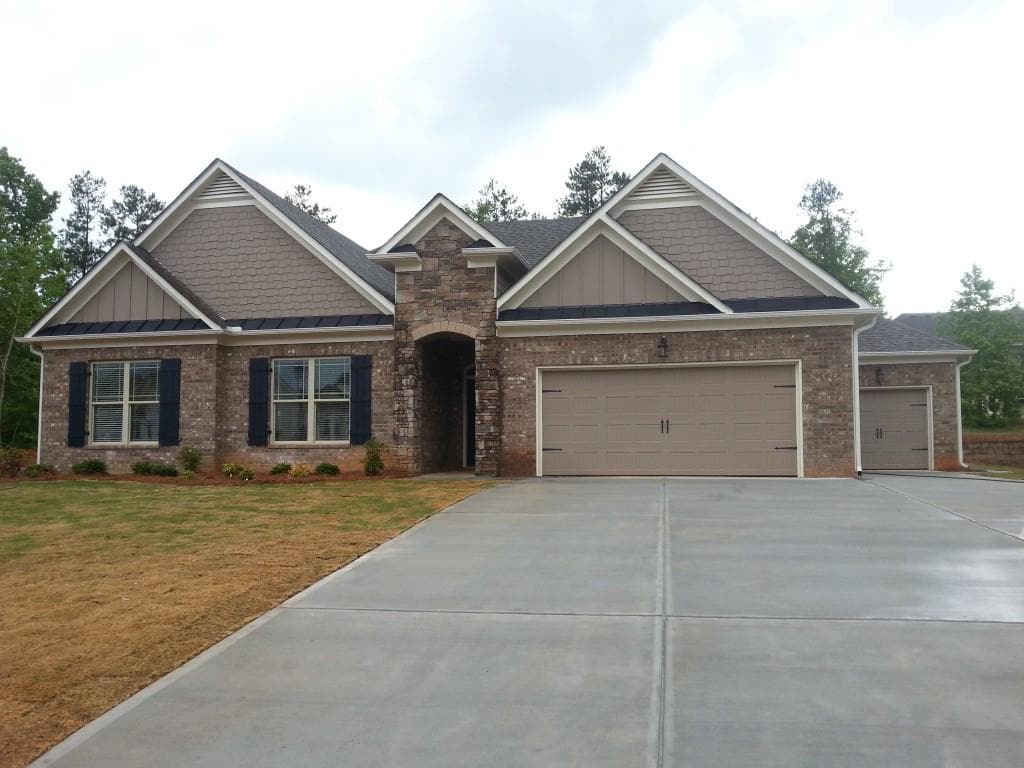 4 bedroom single family residence sold at 380 Champions Drive, Fairburn, GA 30213