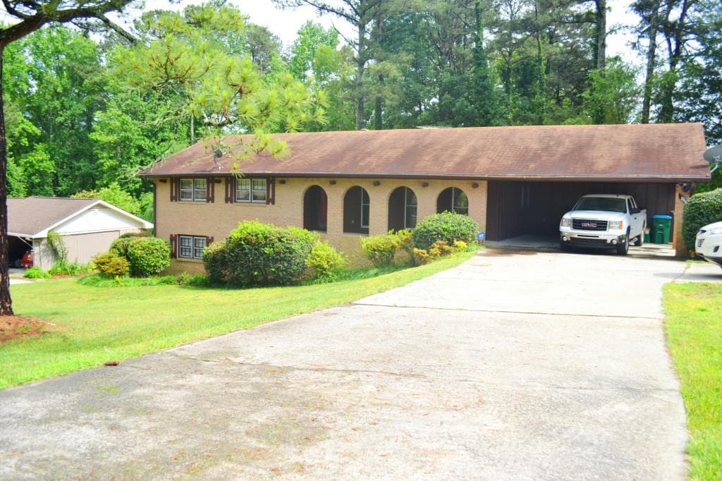 3 bedroom single family residence sold at 4338 Louis Road, Lilburn, GA 30047