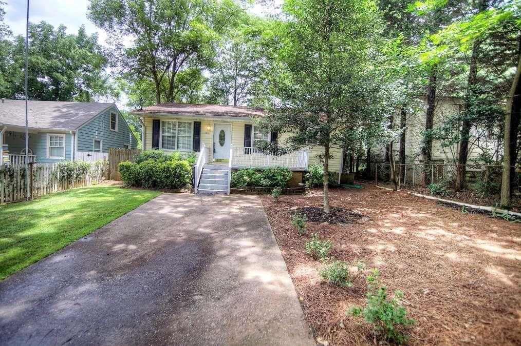 2 bedroom, 980 sq ft single family residence sold at 1304 NW Niles Avenue, Atlanta, GA 30318