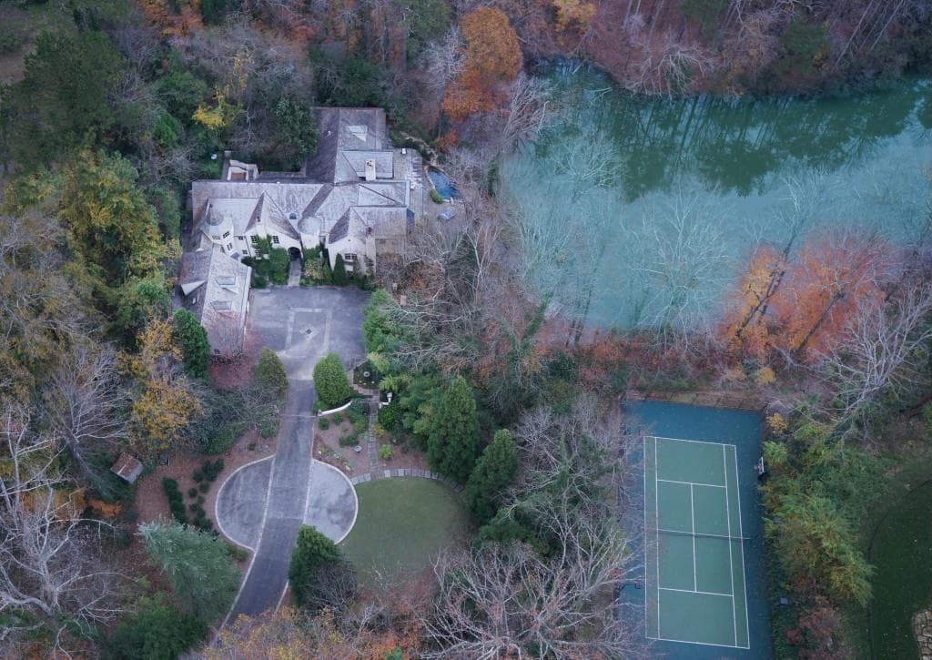 7 bedroom, 9,290 sq ft single family residence sold at 1165 W Conway Drive, Atlanta, GA 30327