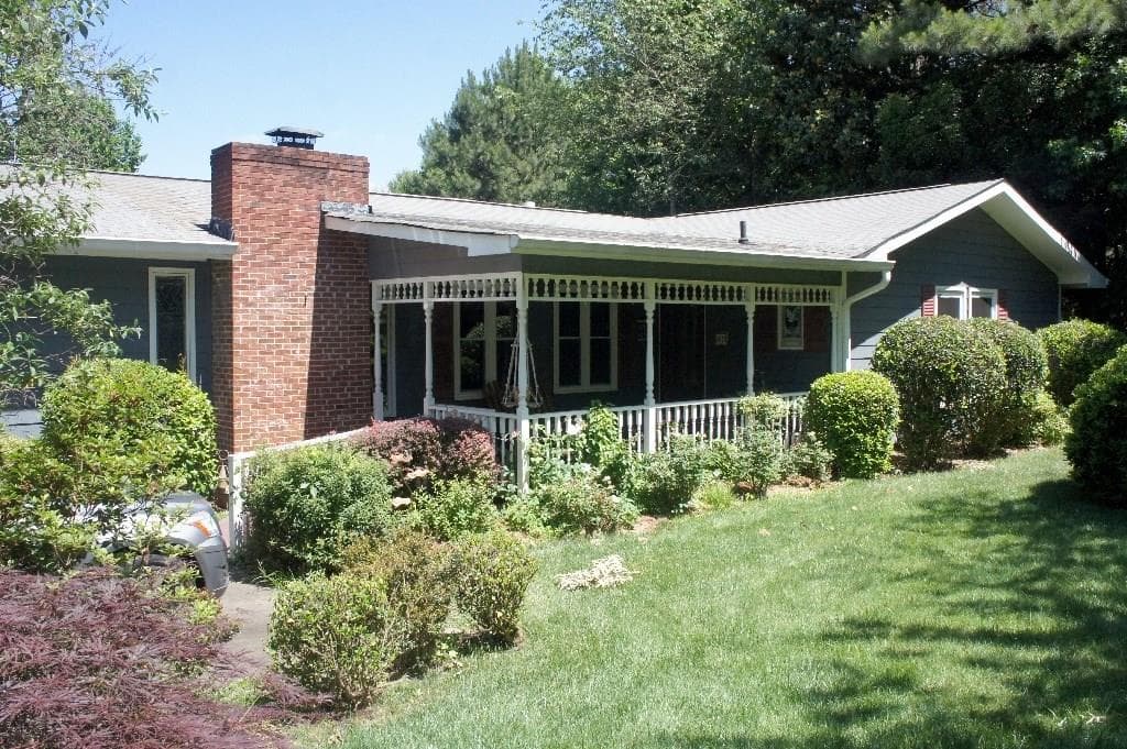 4 bedroom single family residence sold at 5028 Happy Hollow Road, Dunwoody, GA 30360