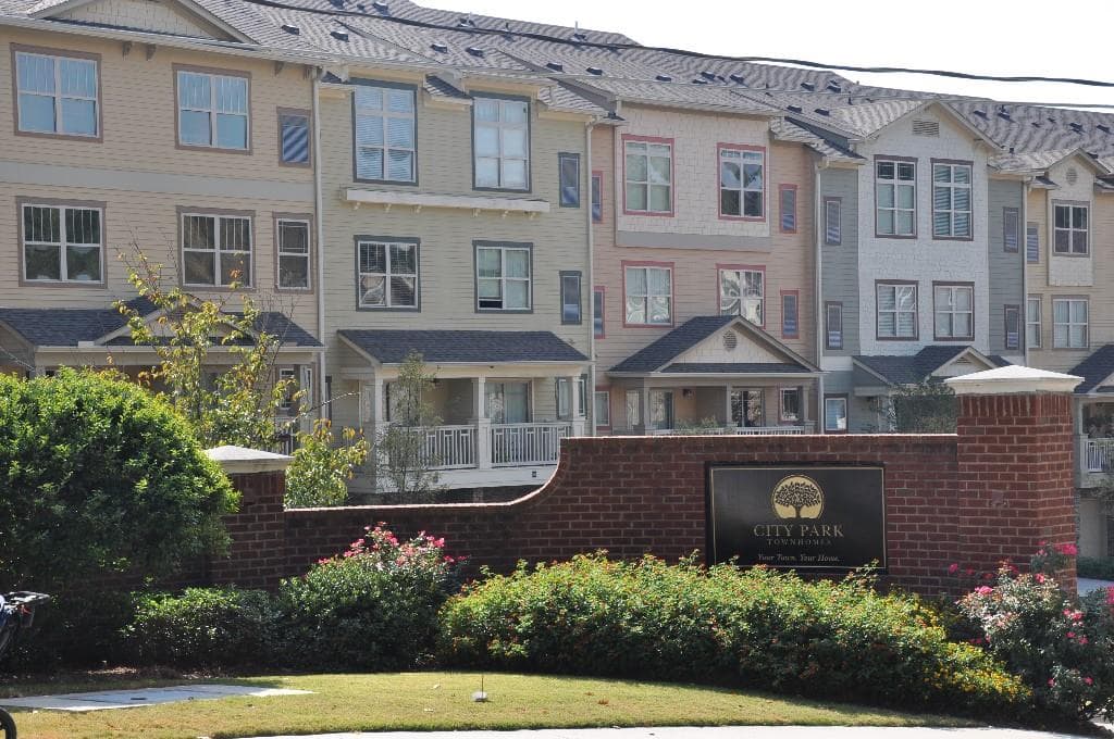 2 bedroom, 1,281 sq ft townhouse sold at 221 Semel Circle 247, Atlanta, GA 30319