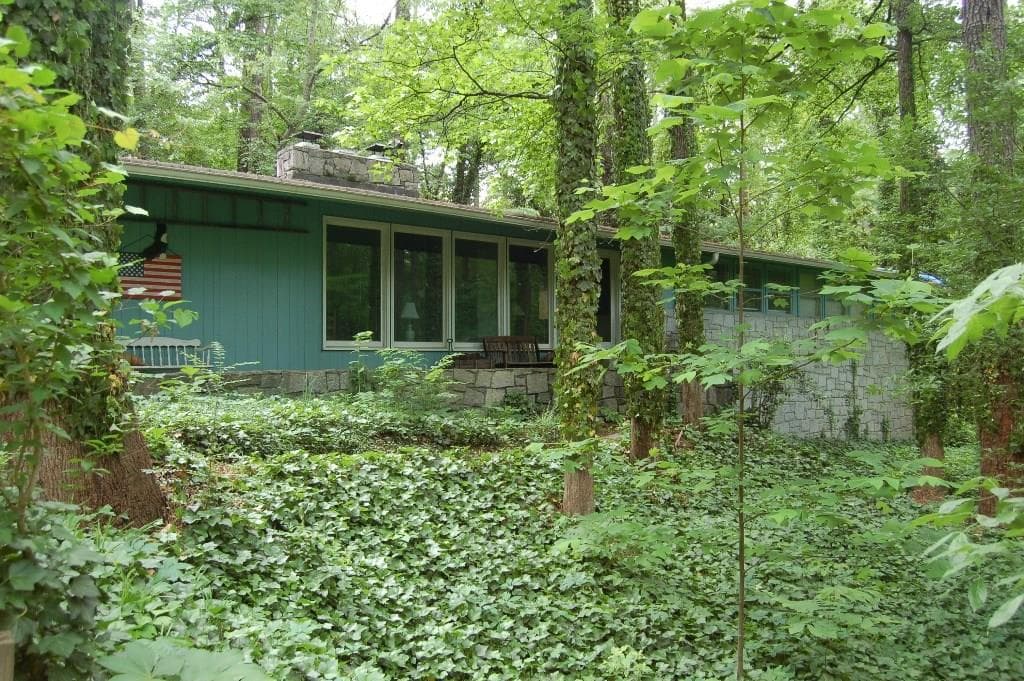 3 bedroom single family residence sold at 4564 Mount Paran Parkway, Atlanta, GA 30327