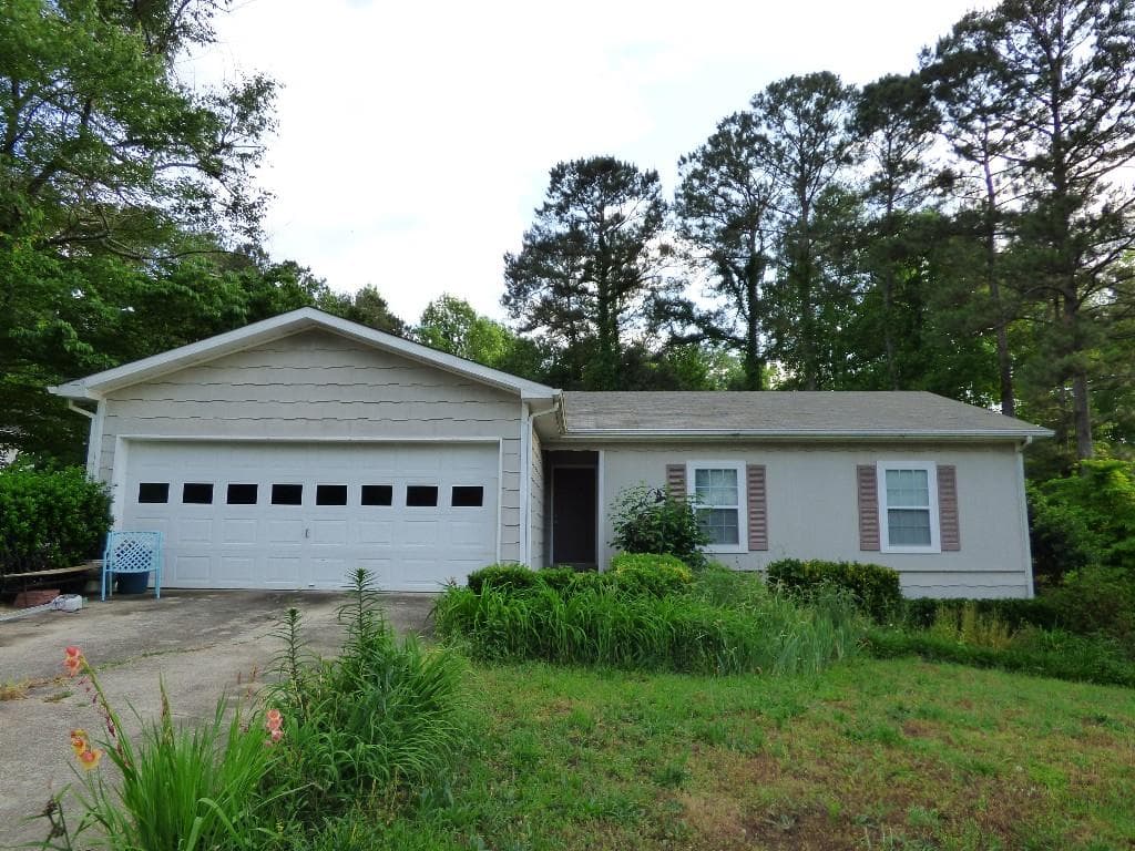 6 bedroom, 2,176 sq ft single family residence sold at 3500 Stone Ridge Drive, Douglasville, GA 30134