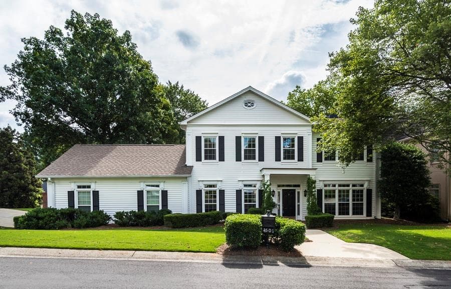 4 bedroom, 3,578 sq ft single family residence sold at 4501 Chattahoochee Way, Marietta, GA 30067