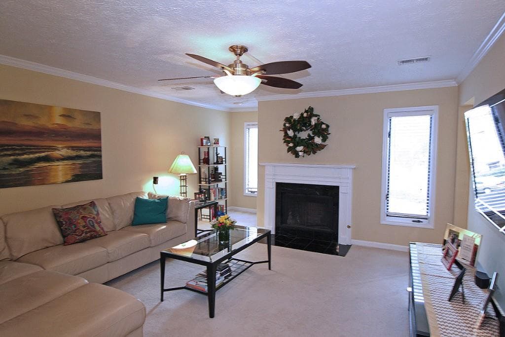 35 Saint Claire Lane 35, Atlanta, GA 30324 — most recent listing photo