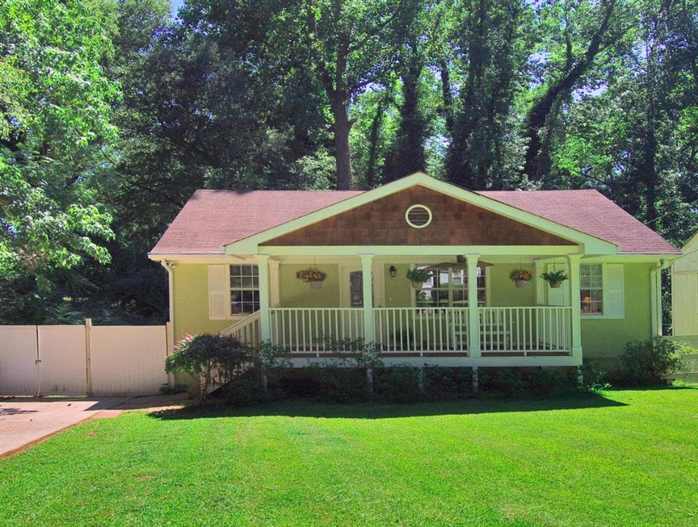 3 bedroom, 1,000 sq ft single family residence sold at 1575 Overland Terrace, Atlanta, GA 30317