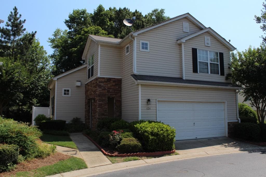 3 bedroom, 1,418 sq ft single family residence sold at 424 Harmony Court, Alpharetta, GA 30004